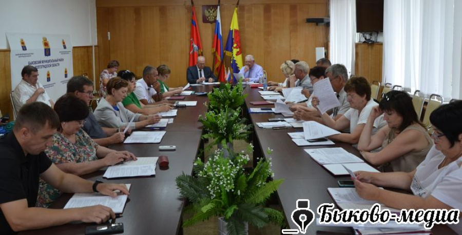 Состоялось июньское заседание Быковской районной Думы