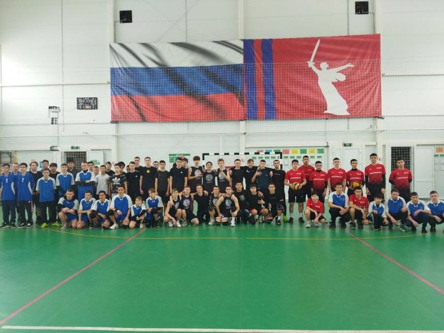 В Быково прошел турнир по волейболу ко Дню защитника Отечества среди юношей