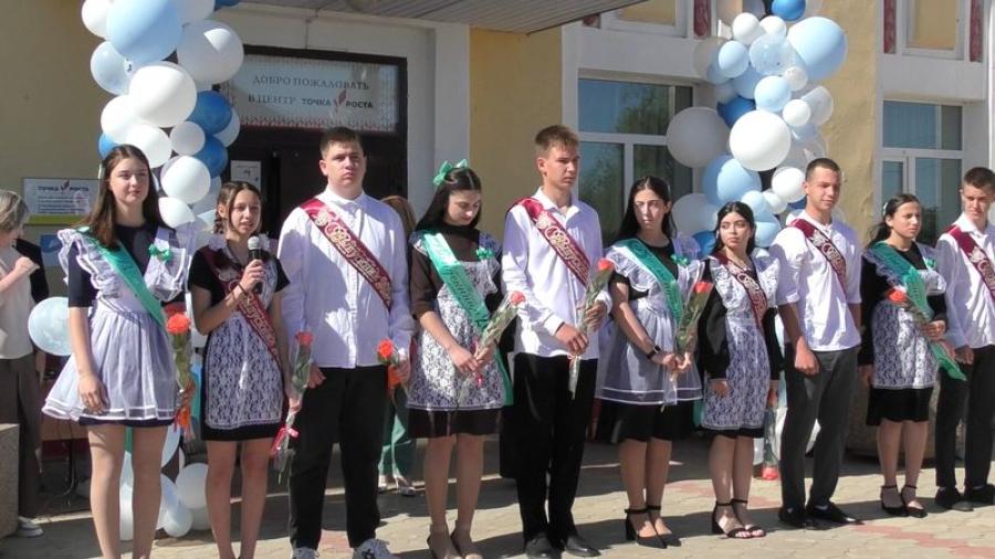 В Приморской школе прозвучал последний звонок