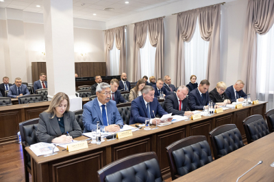 Вовлечение жителей, подготовка кадров, создание инфраструктуры: Андрей Бочаров поставил задачи по развитию физкультуры и спорта