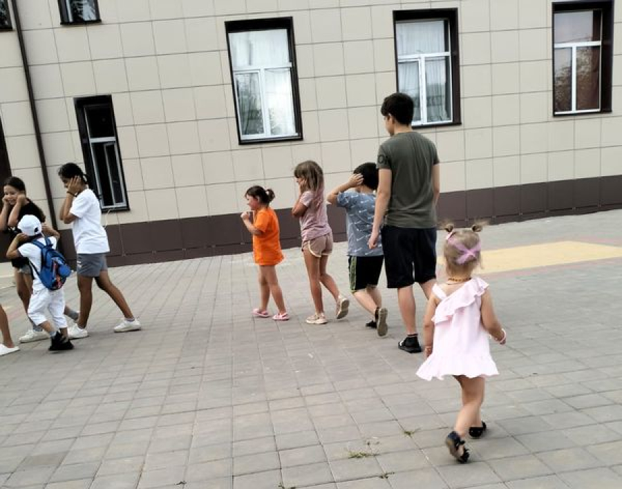 Детвора играла в "Музыкальный серпантин"