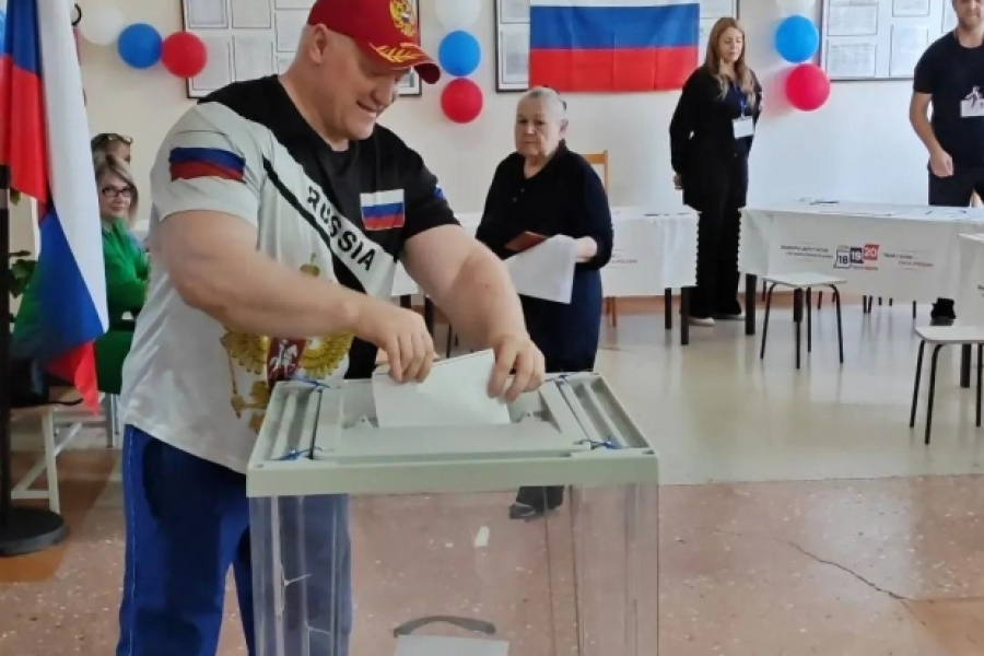 Спортсмен Николай Колесниченко проголосовал на выборах в Волгоградской области
