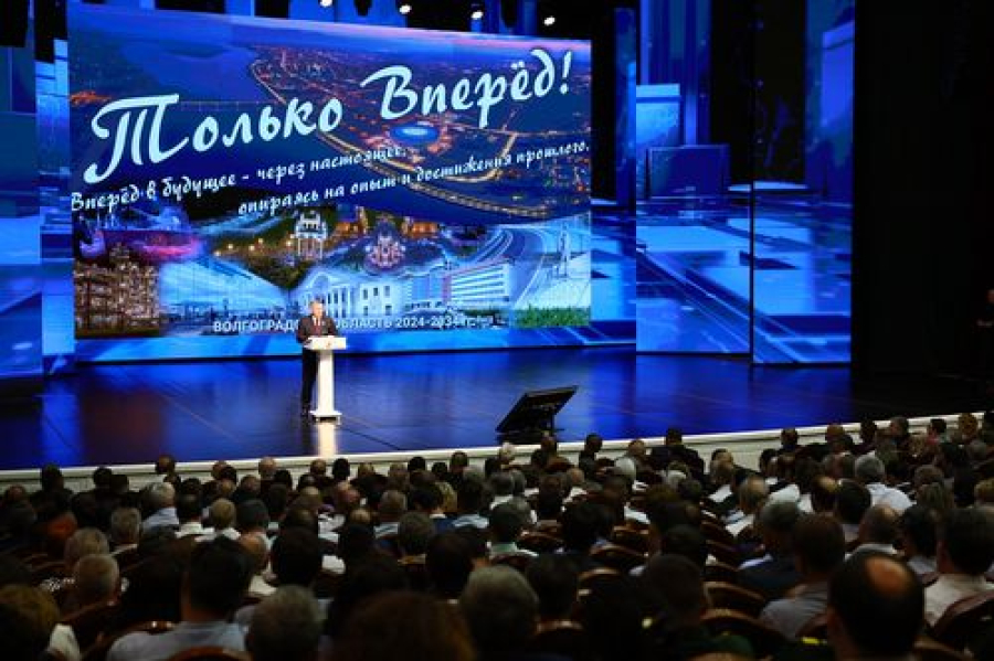 Андрей Бочаров проводит масштабную встречу с общественностью Волгоградской области