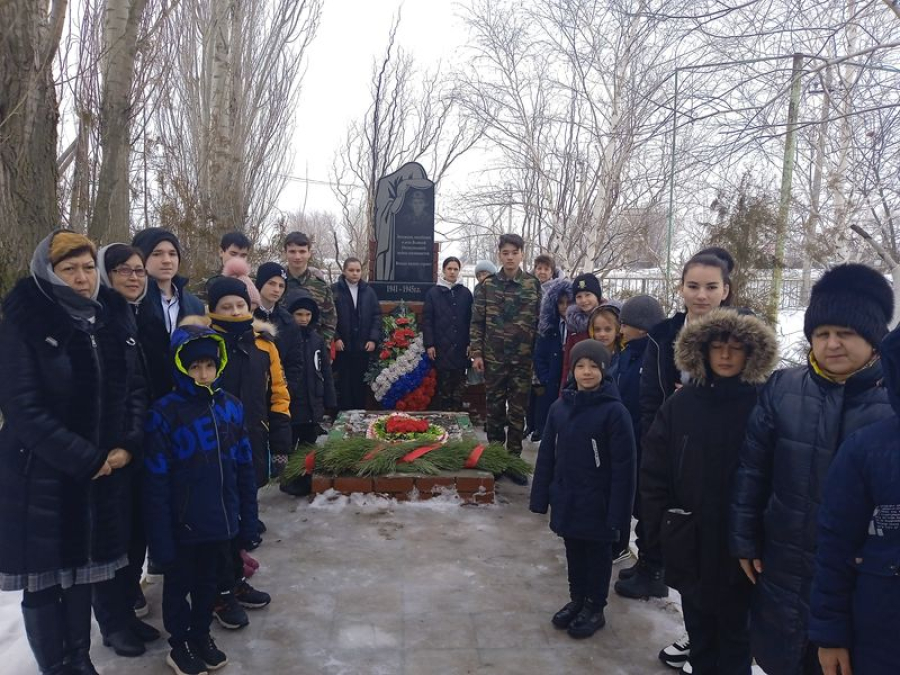 В Садовом почтили память защитников Сталинграда