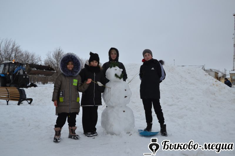 На Центральной площади устроили горку