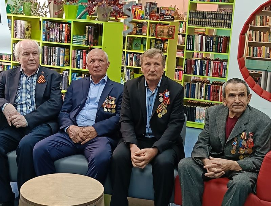 Модельную библиотеку посетили ликвидаторы Чернобыльской катастрофы