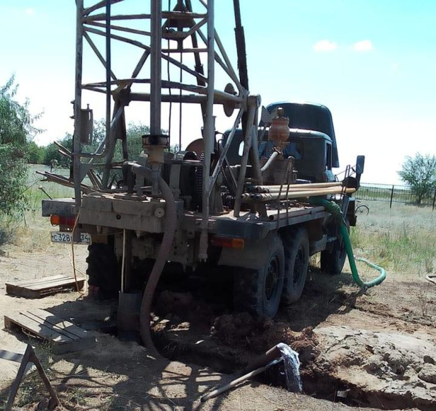 В Луговой Пролейке пробурили скважину
