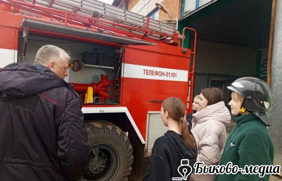 Воспитанники СРЦ побывали в гостях у пожарных