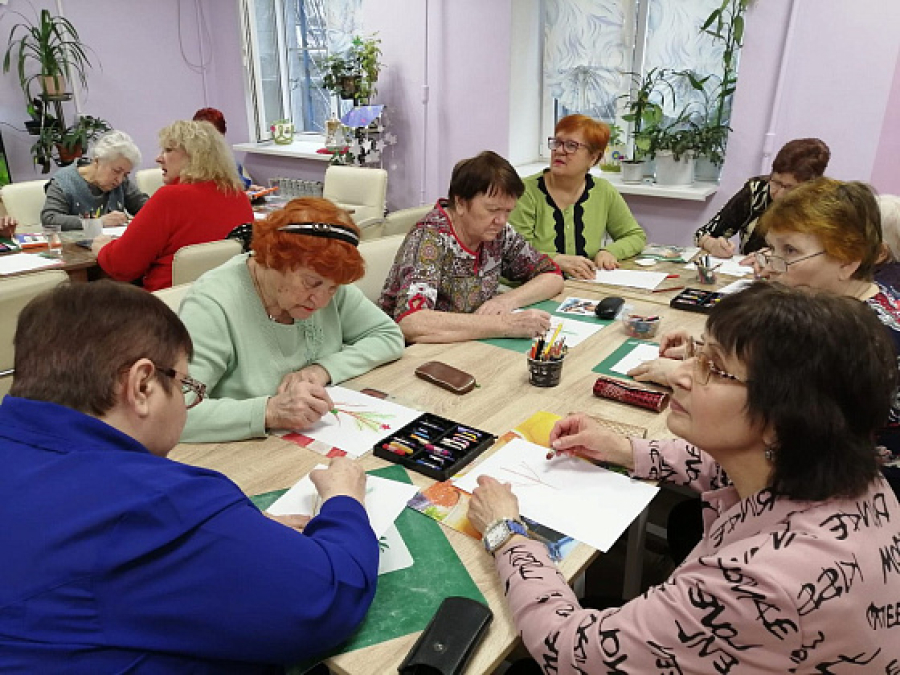 Некоммерческие организации помогают заботиться о пожилых в волгоградском регионе