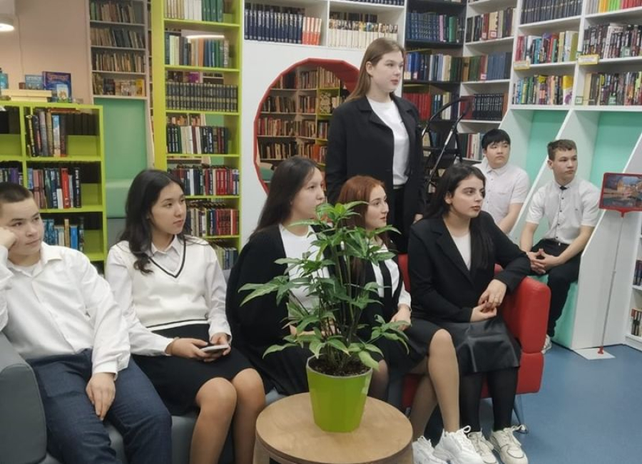 Модельная библиотека продолжает принимать гостей
