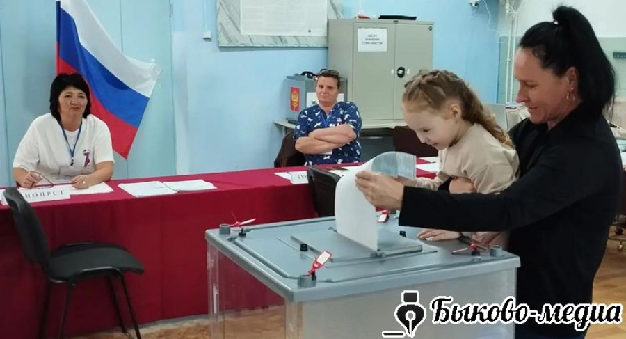Семейный поход на выборы: как голосует посёлок Победа