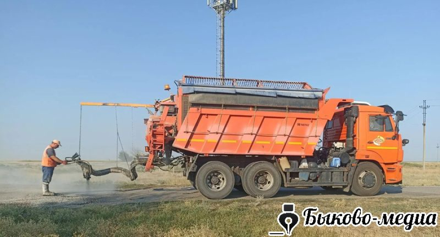 В Солдатско-Степном взялись за ремонт главной улицы