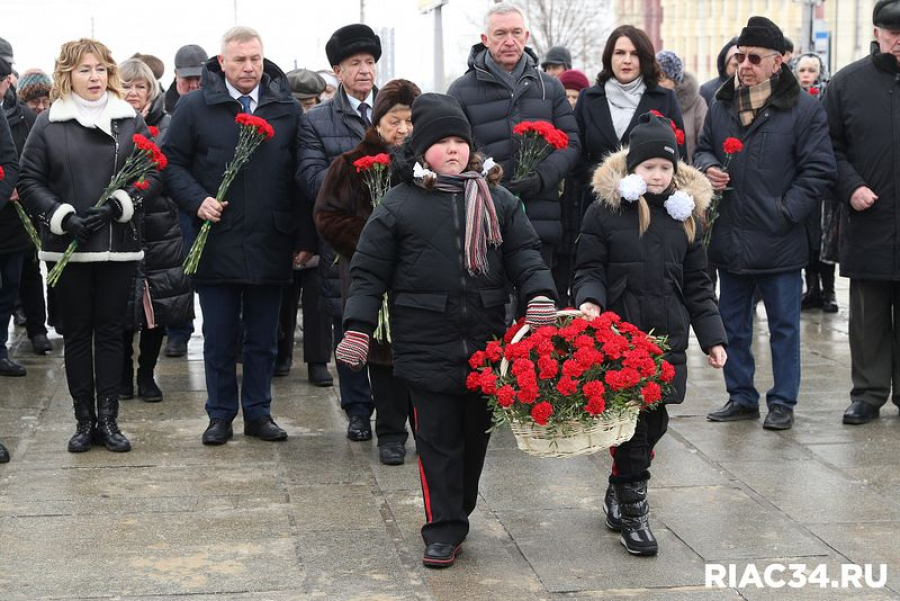 В Волгограде отметили 81-летие прорыва блокады Ленинграда
