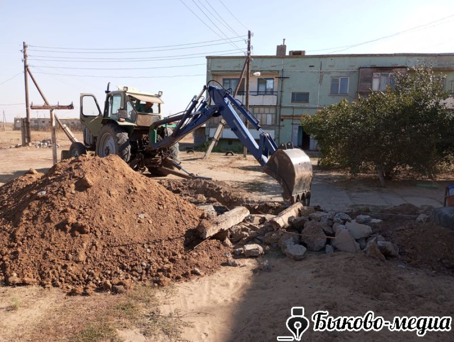 В Красносельце поменяли старые канализационные трубы в многоквартирном доме
