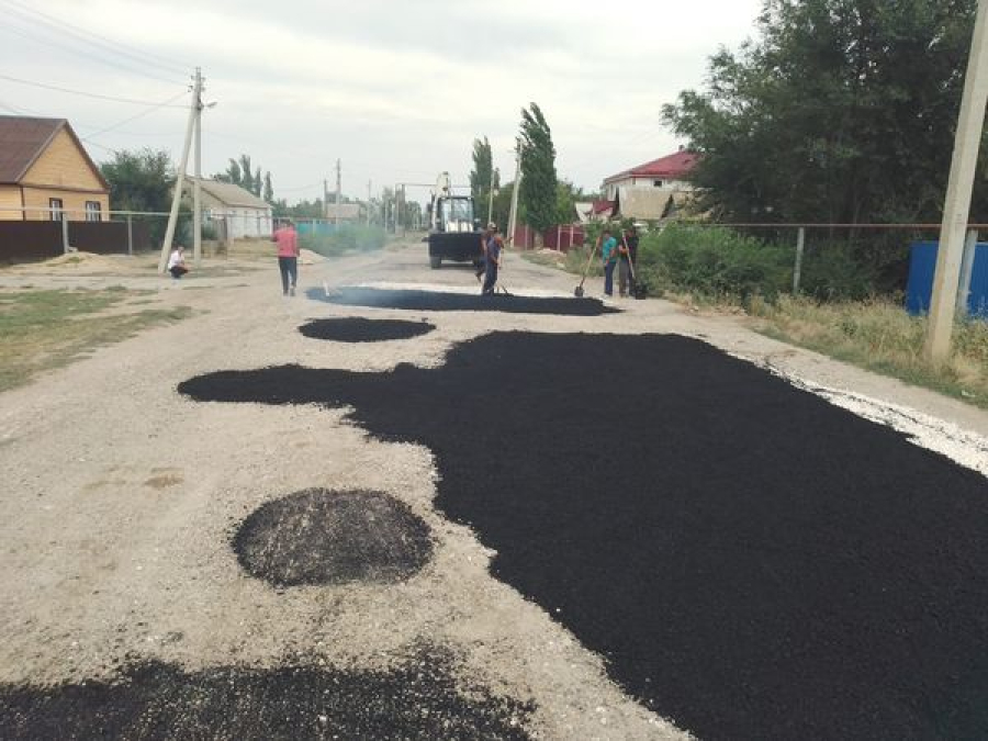 В Красносельце идет ремонт дорог