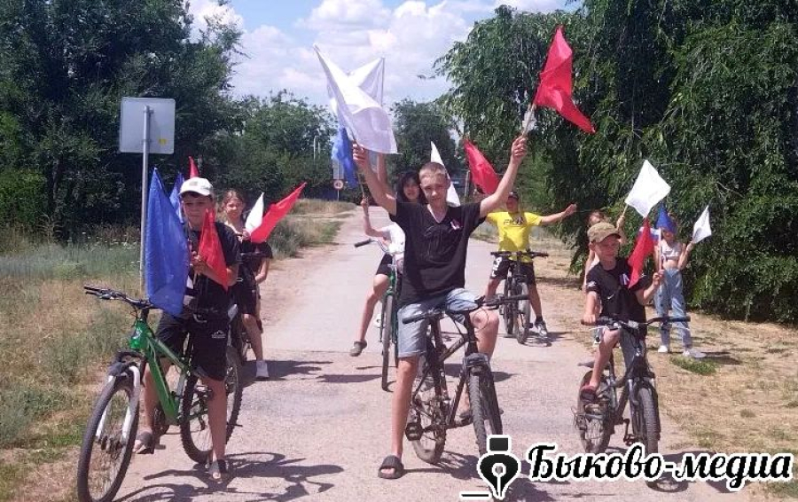 В Новоникольском  отметили День России патриотическим мероприятием - "Я гражданин России"