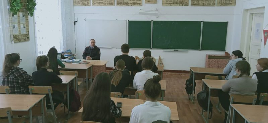 Полицейские напоминают об ответственности за продажу алкоголя несовершеннолетним
