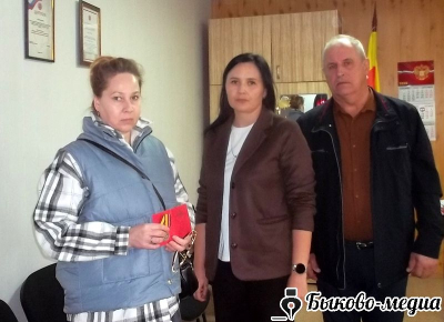 В Побединском сельском поселении передали награду семье погибшего участника СВО