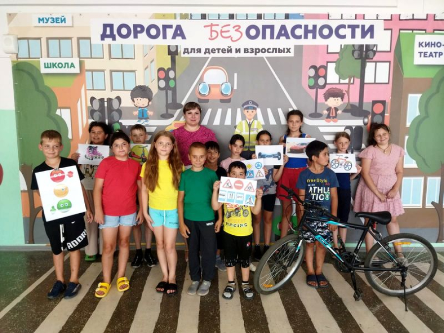 Детям напомнили о правилах дорожного движения