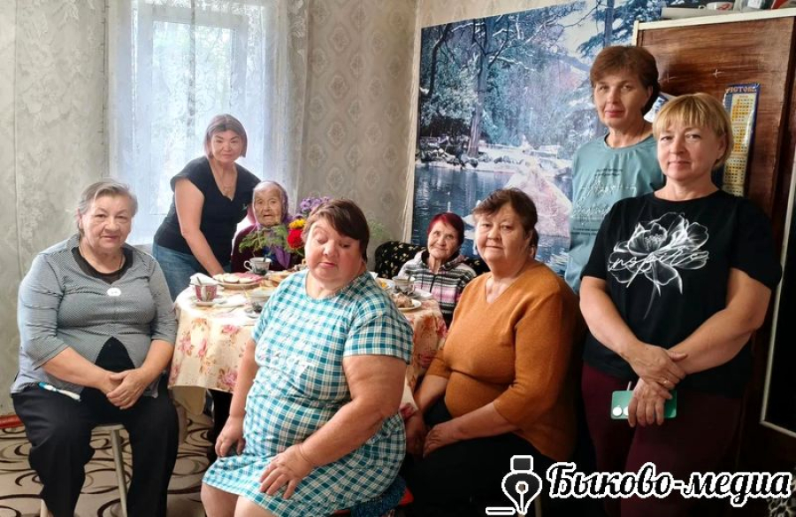 В ГБУ СО &laquo;Быковский ЦСОН&raquo; к Международному дню пожилых людей  подошли с особой теплотой