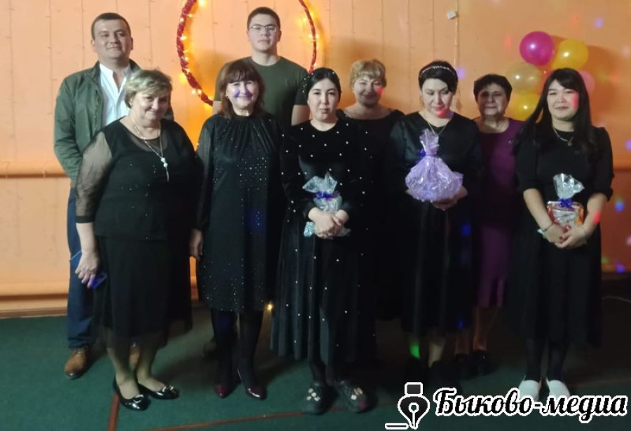 В Александровке 8 марта встретили "Мелодией любви"
