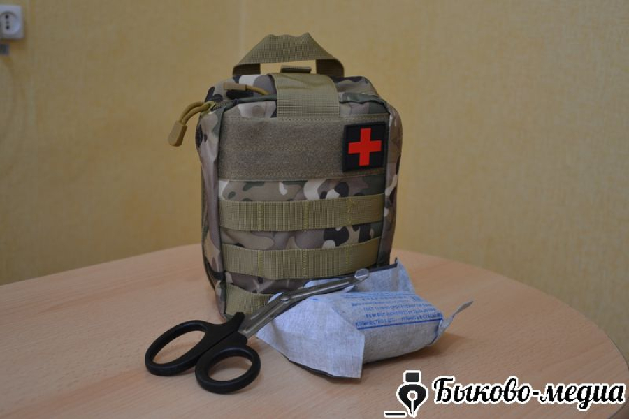 Волонтеры закупили аптечки для наших бойцов