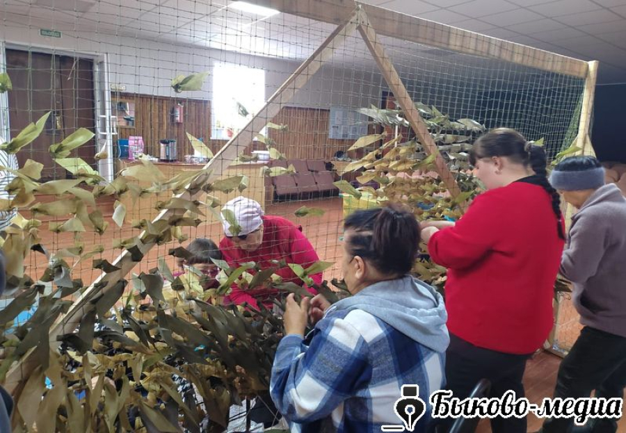 Волонтеры села Победа организовали плетение маскировочных сетей