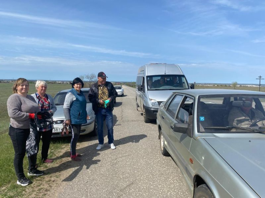 В Луговой Пролейке очистили обочины дорог от мусора