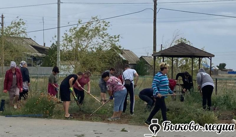 В Луговой Пролейке прошел субботник