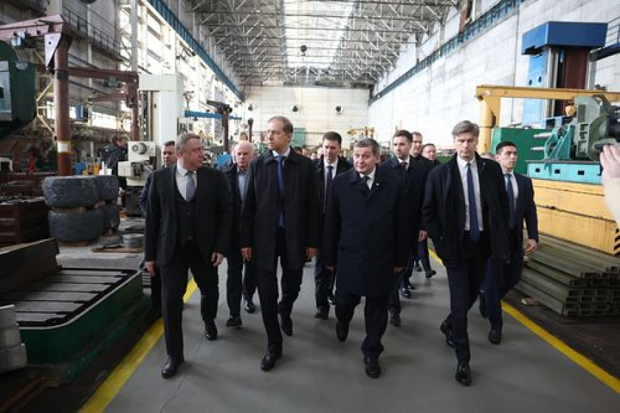 Денис Мантуров посетил промышленные предприятия Волгоградской области