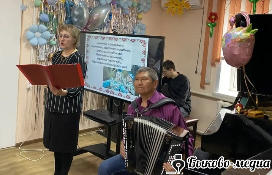 В ДШИ состоялся музыкальный классный час &laquo;Музыкальные краски народов России&raquo;
