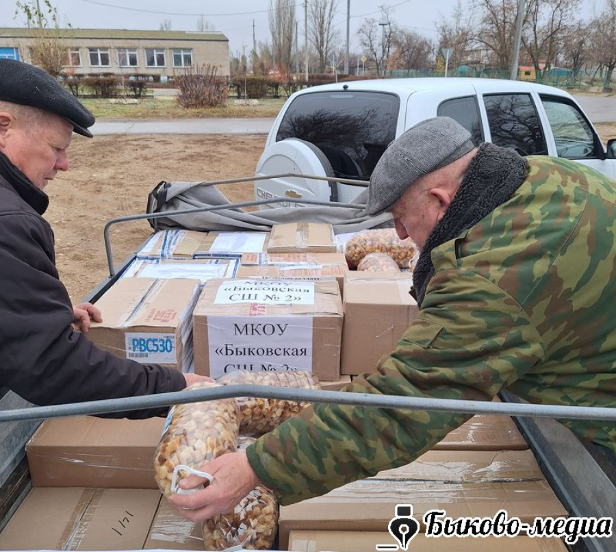 Жительницы Зеленовского поселения напекли пирогов для военнослужащих