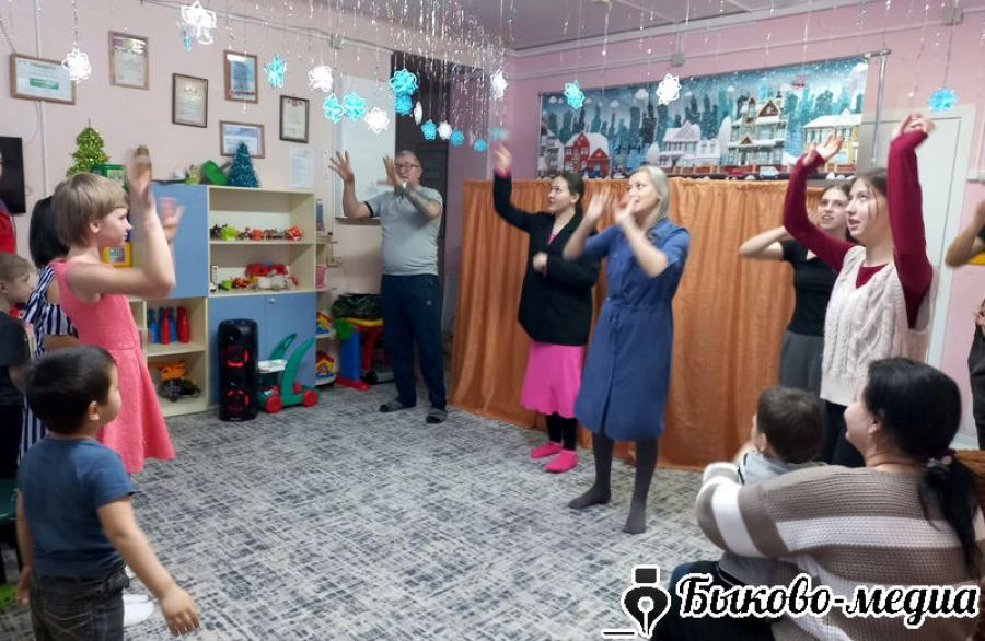 К воспитанникам СРЦ приехал театр кукол