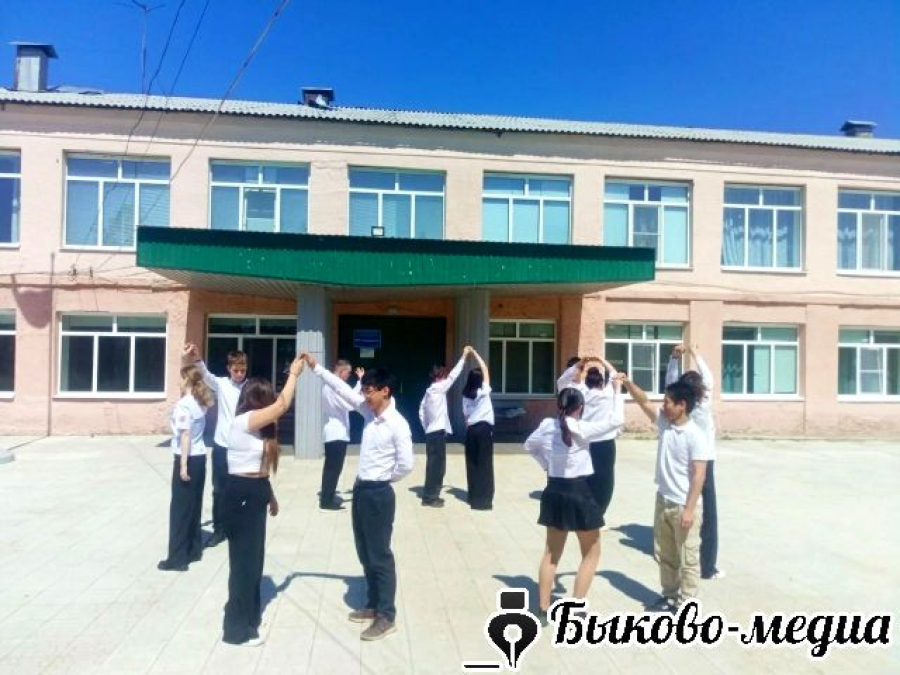 В Новоникольском станцевали "Вальс Победы"