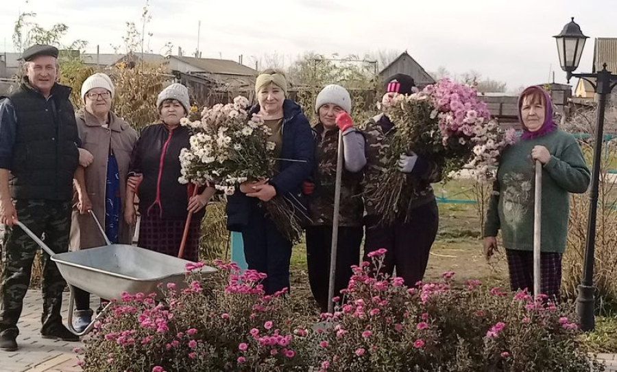 В Демидове прошел субботник