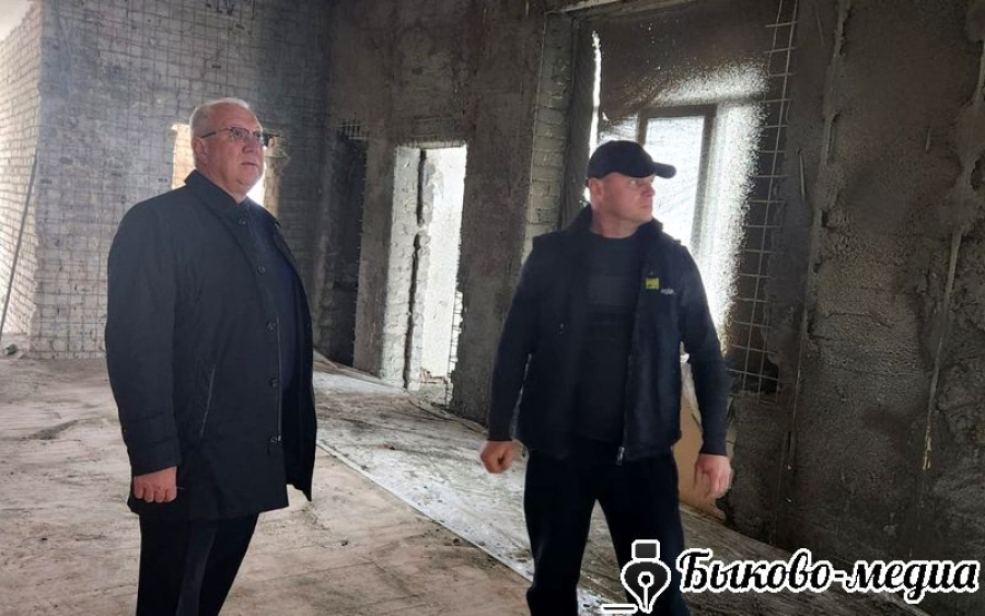 Глава района проинспектировал ход капитального ремонта школ