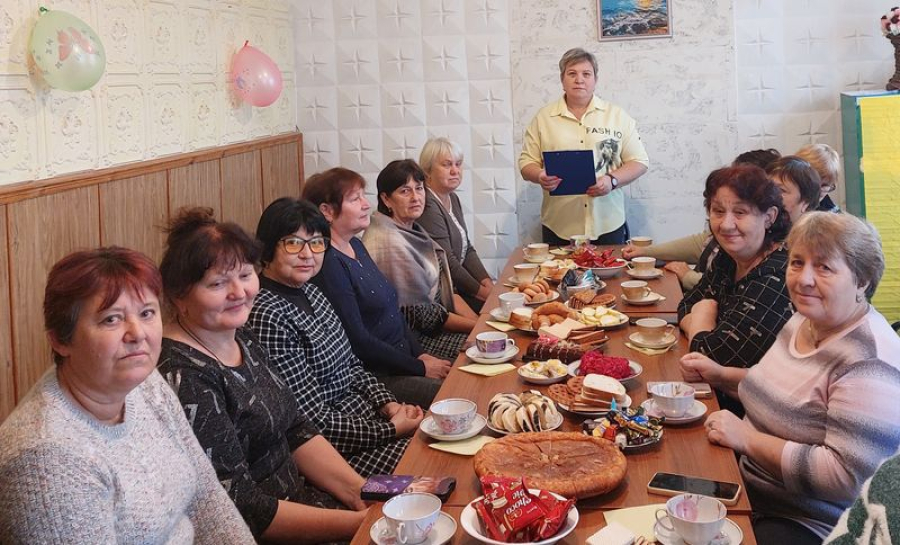 В Луговой Пролейке День матери отметили чаепитием