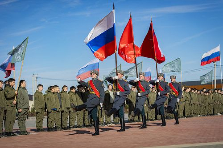 В волгоградском лагере &laquo;Авангард&raquo; впервые открылись учебные сборы для восьмиклассников