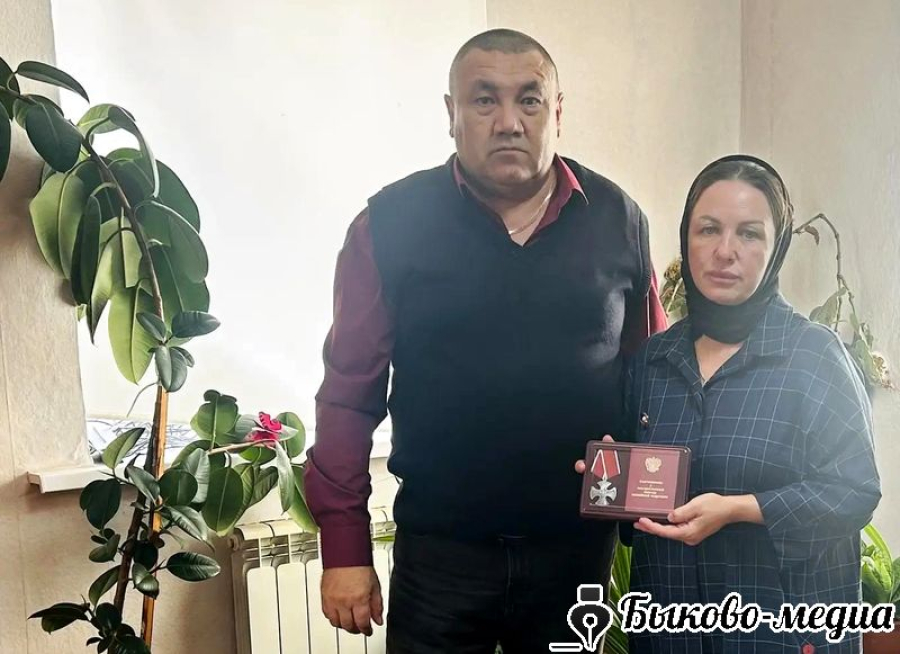В Солдатско-Степновском поселении орден Мужества передан сестре погибшего бойца