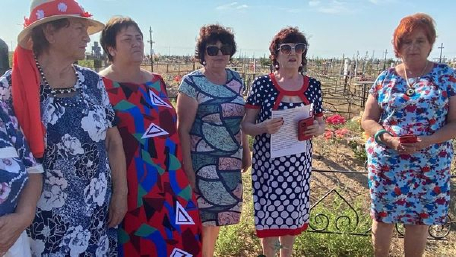 Участники Быковского отделения &laquo;Союз комсомольских поколений&raquo; посетили могилу поэтессы Нины Щербаковой