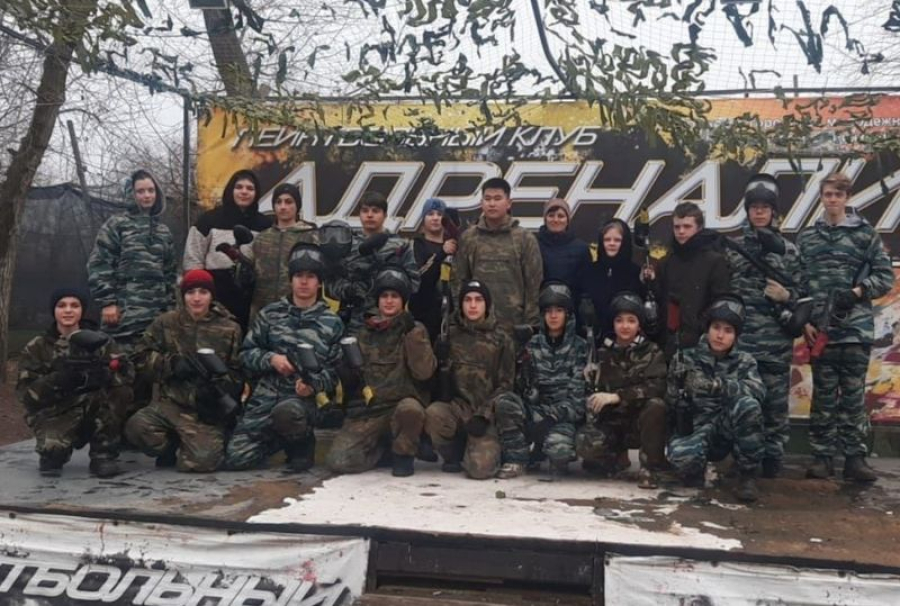 Приморские школьники сразились в пейнтболе