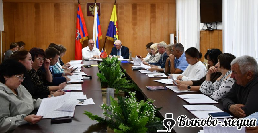 Состоялось внеочередное заседание районной Думы