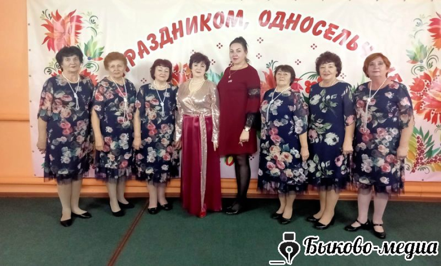 В Александровке для мам и бабушек устроили концерт