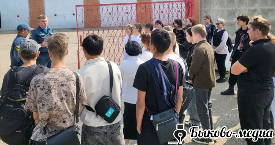 Активисты "Движение Первых" побывали в гостях у пожарных
