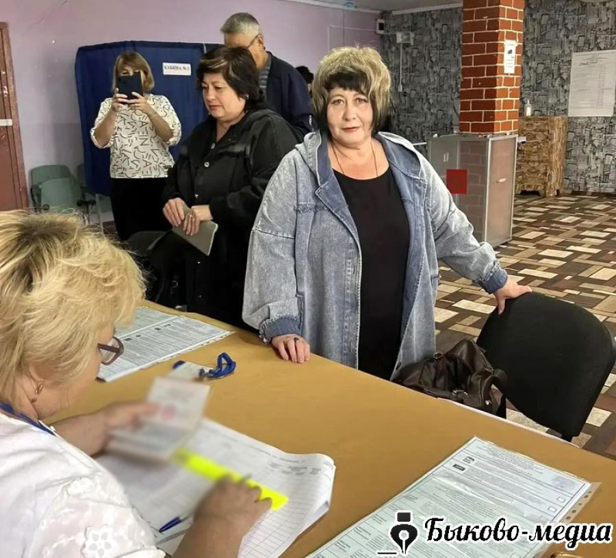 На избирательном участке села Александровка праздничное настроение и важные события