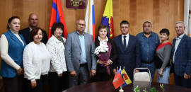 Коллеги поздравили Галину Давыдову с юбилеем