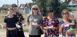 Жители села Луговая Пролейка присоединились к акции "Ангелы Донбасса"