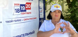 В Луговой Пролейке проголосовала координатор волонтерского движения района