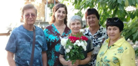 Коллектив техникума поздравил с юбилеем Анну Моисеевну Бондарь