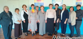 В Демидове тепло поздравили учителей